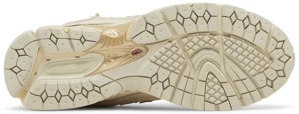 New Balance 2002R Protection Pack Sandstone - Heel pair view