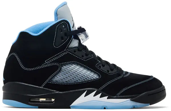 Air Jordan 5 Retro UNC - Side view