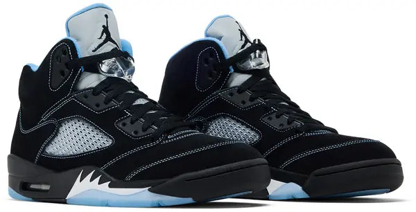 Air Jordan 5 Retro UNC - Pair view