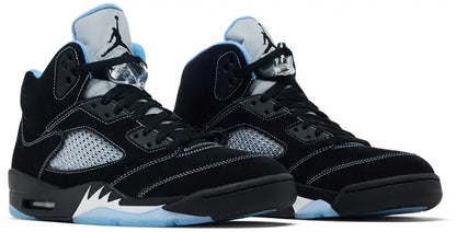 Air Jordan 5 Retro UNC - Pair view
