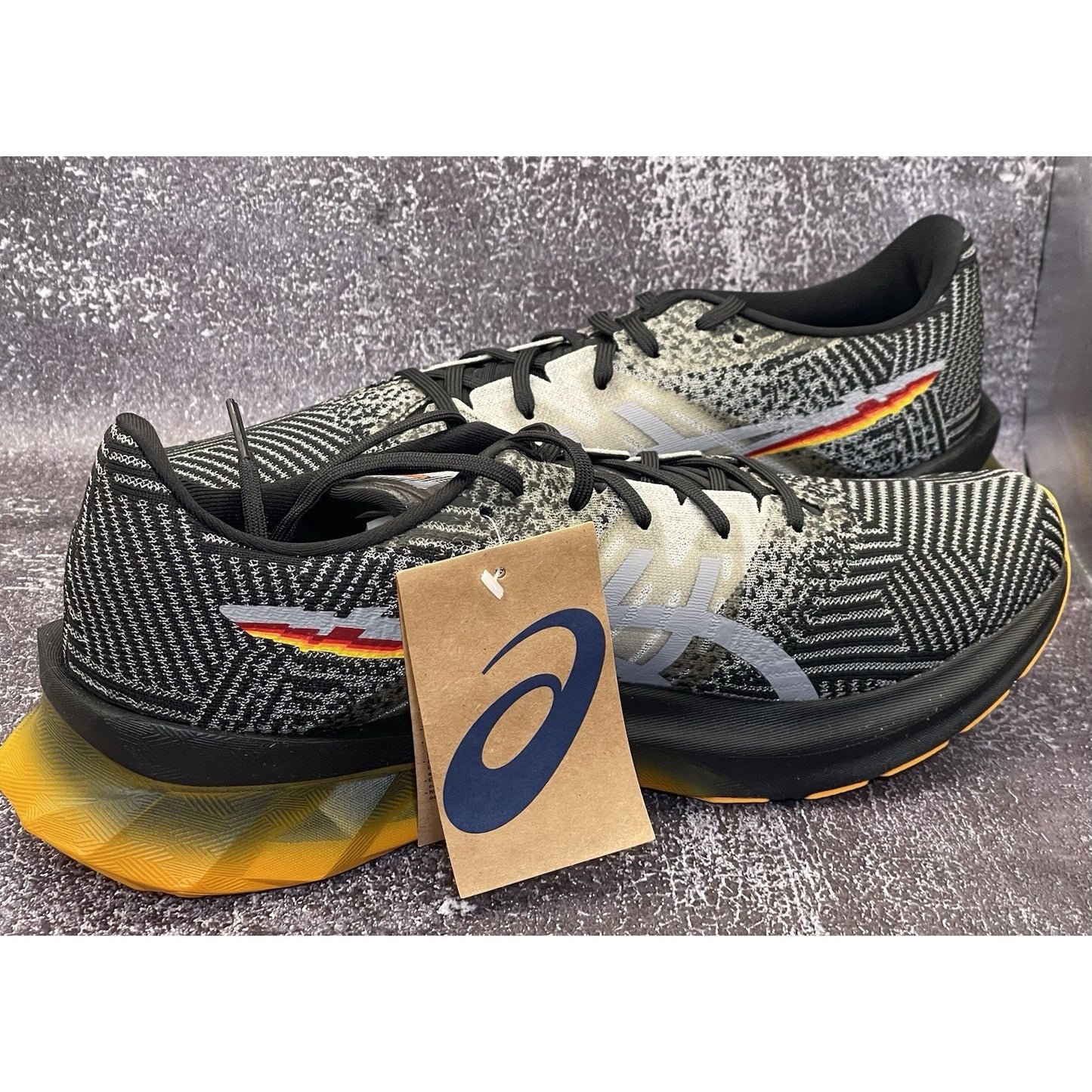 ASICS Novablast Black Sheet Rock Orange Men's Size 11 Running Shoes 1011B149-001
