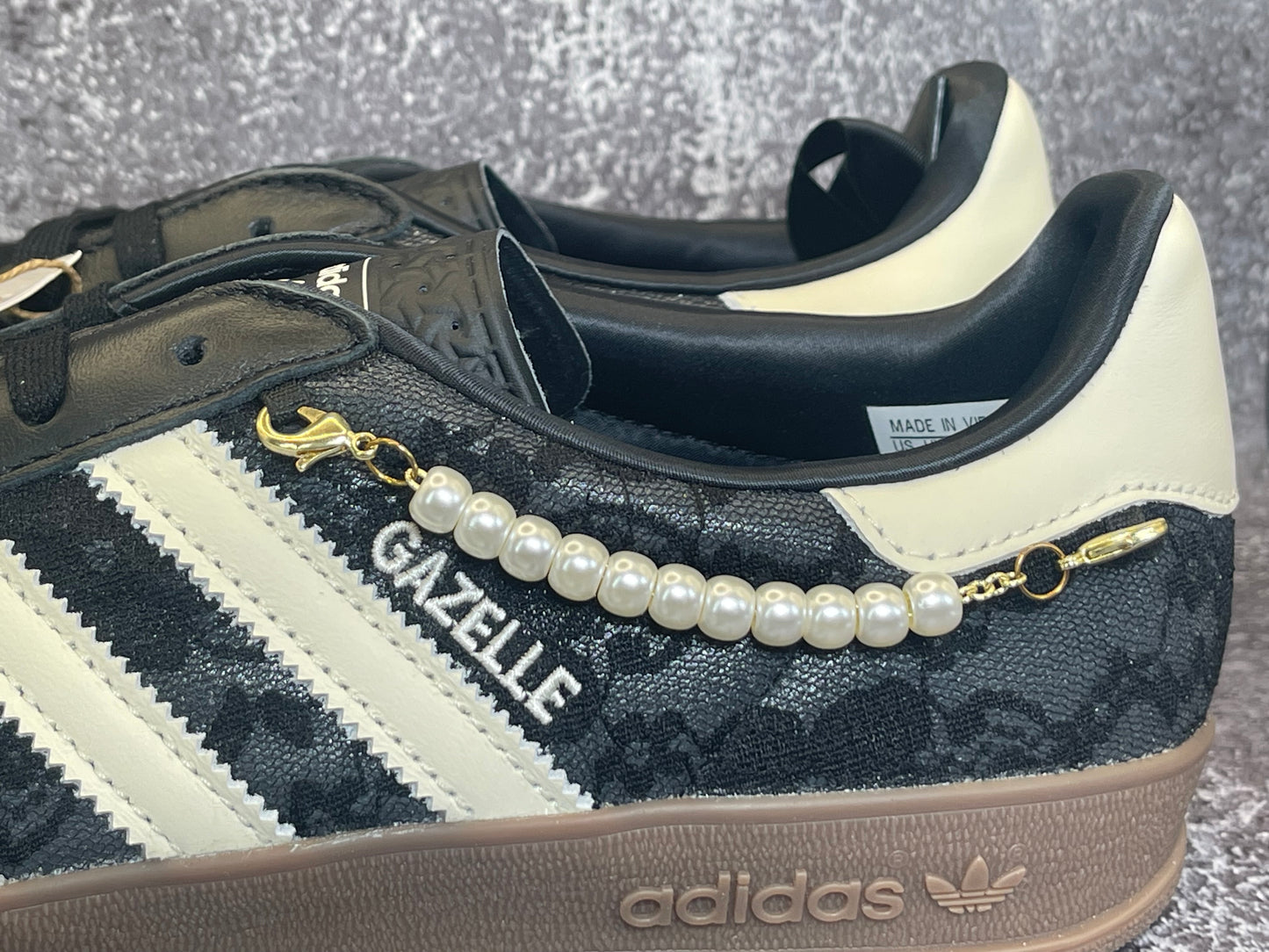 Adidas Originals Gazelle Indoor HQ2624 Core Black / Cream White - Women's