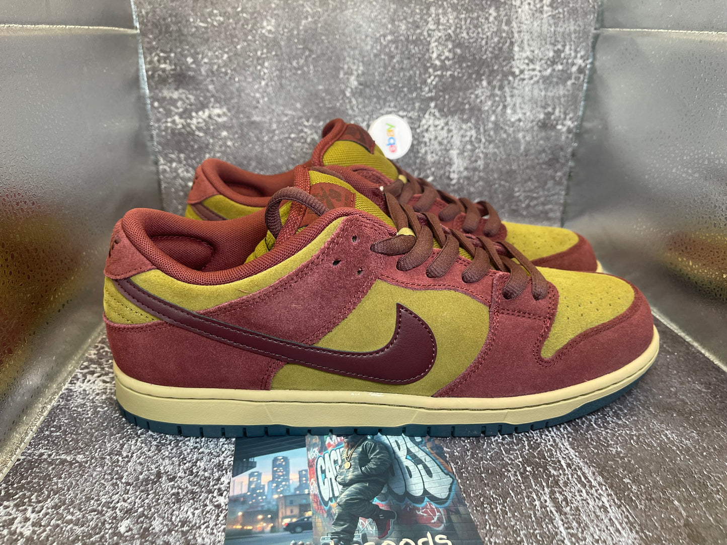 Nike SB Dunk Low Dark Team Red / Olive Flak HQ1625-600 - Size 11.5M (New)