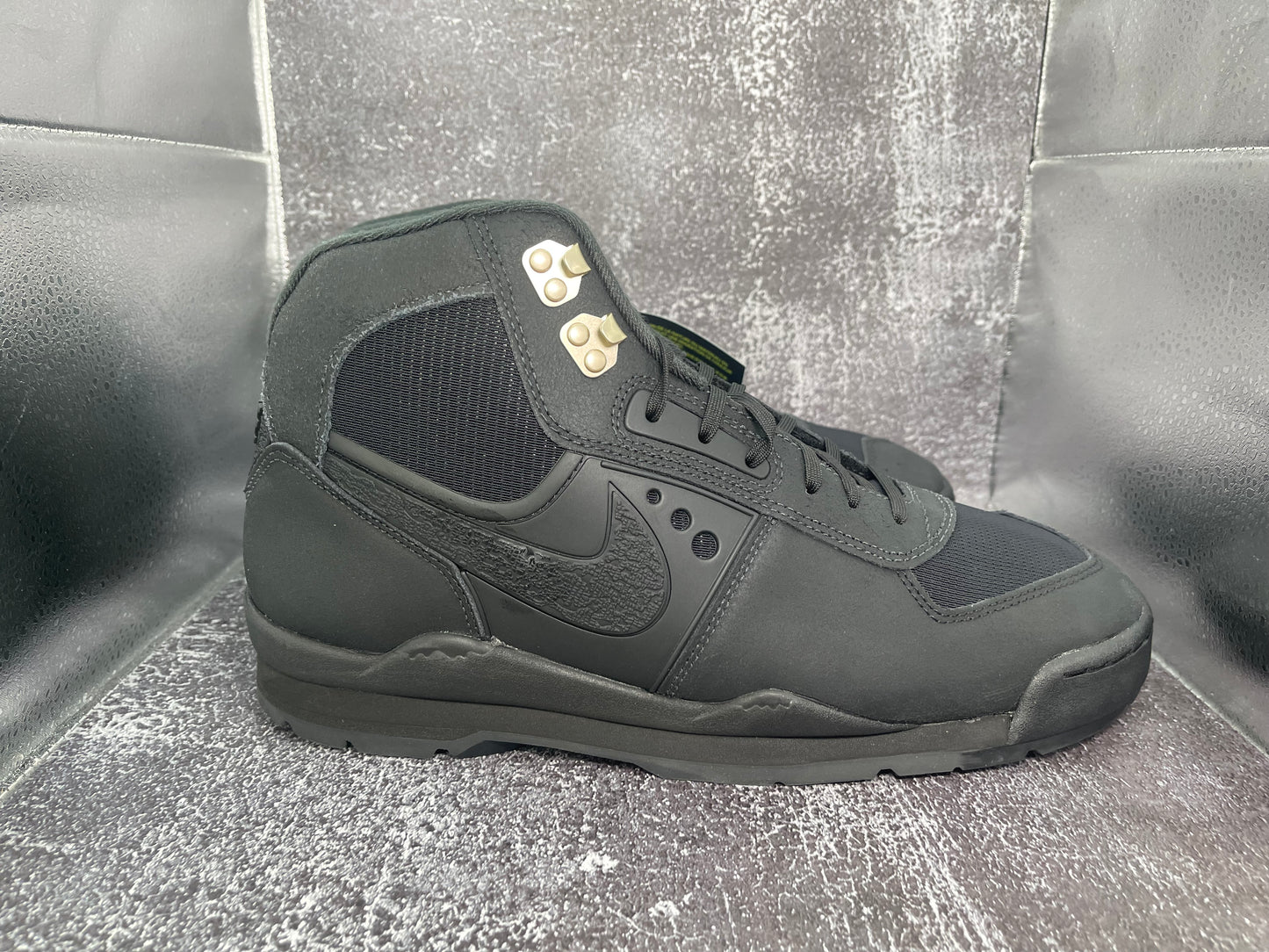 Nike Baltoro SP 'Black/Metallic Gold' Men's Winter Boot