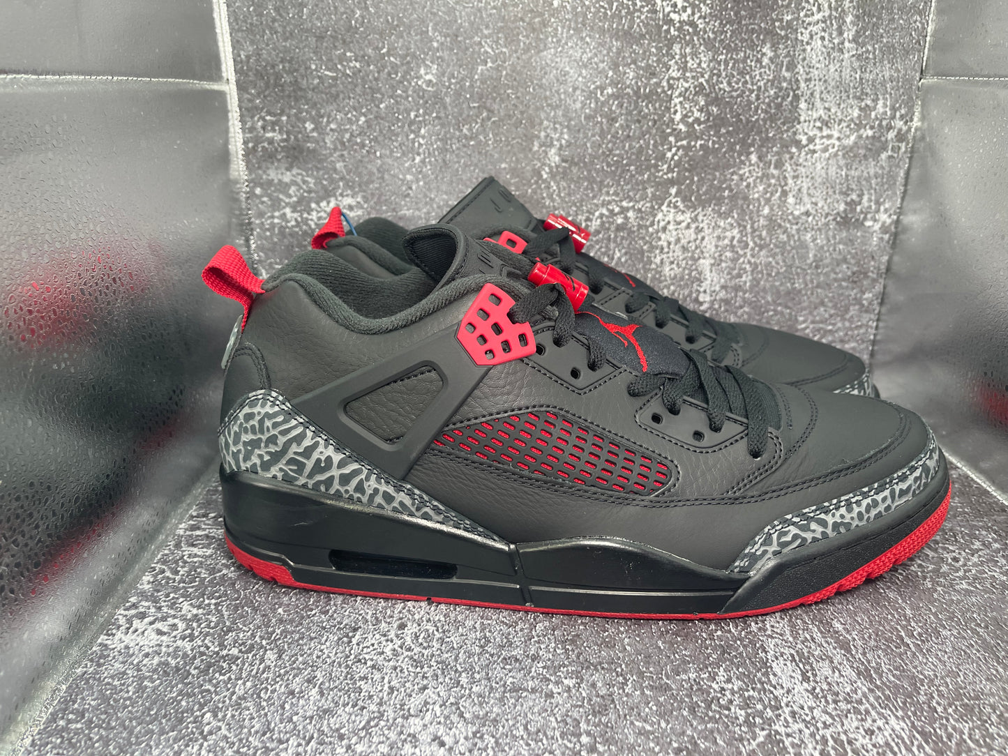 Air Jordan Spizike Low 'Bred' Men's Sneakers - Black/Fire Red