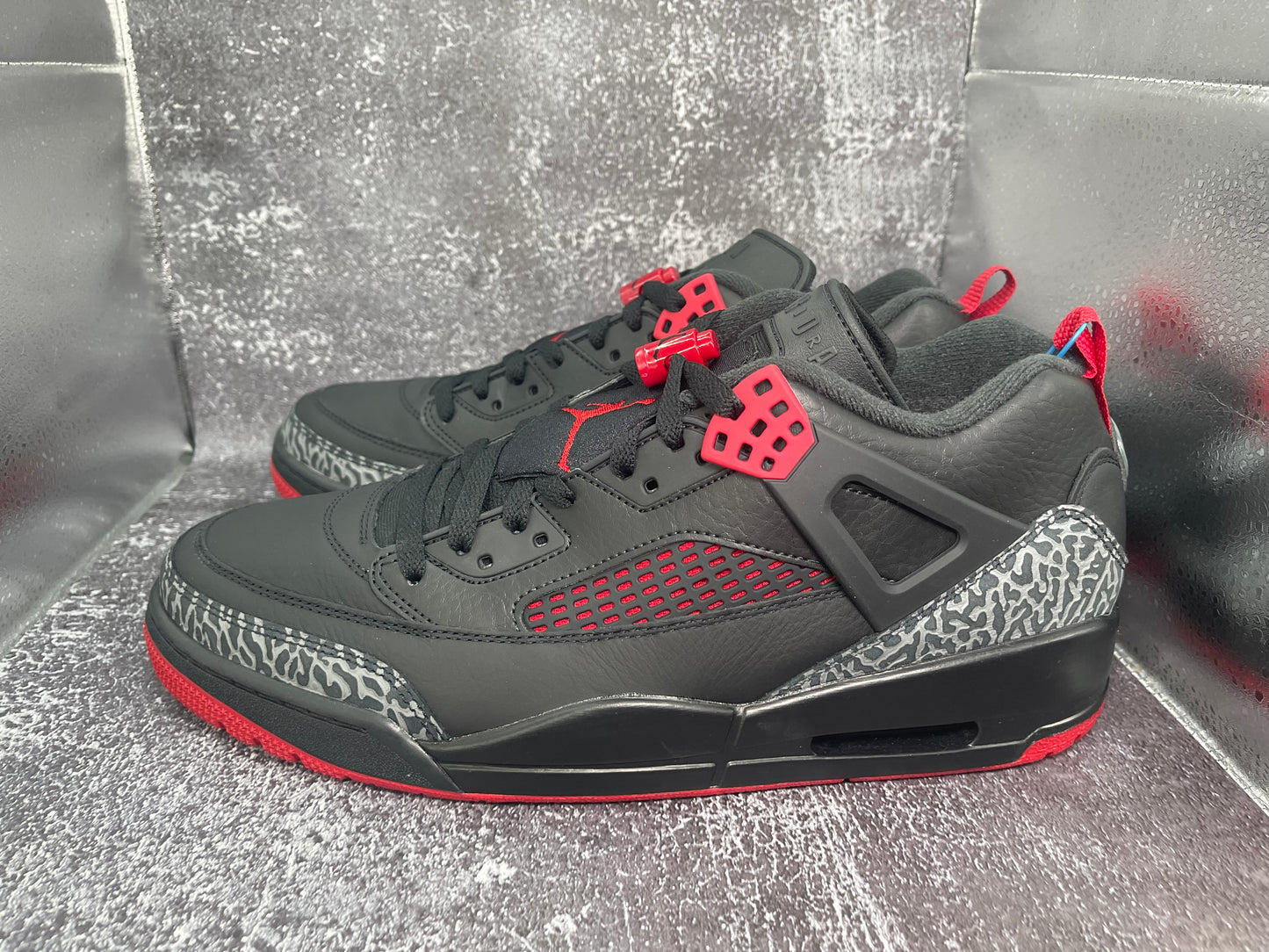 Air Jordan Spizike Low 'Bred' Men's Sneakers - Black/Fire Red