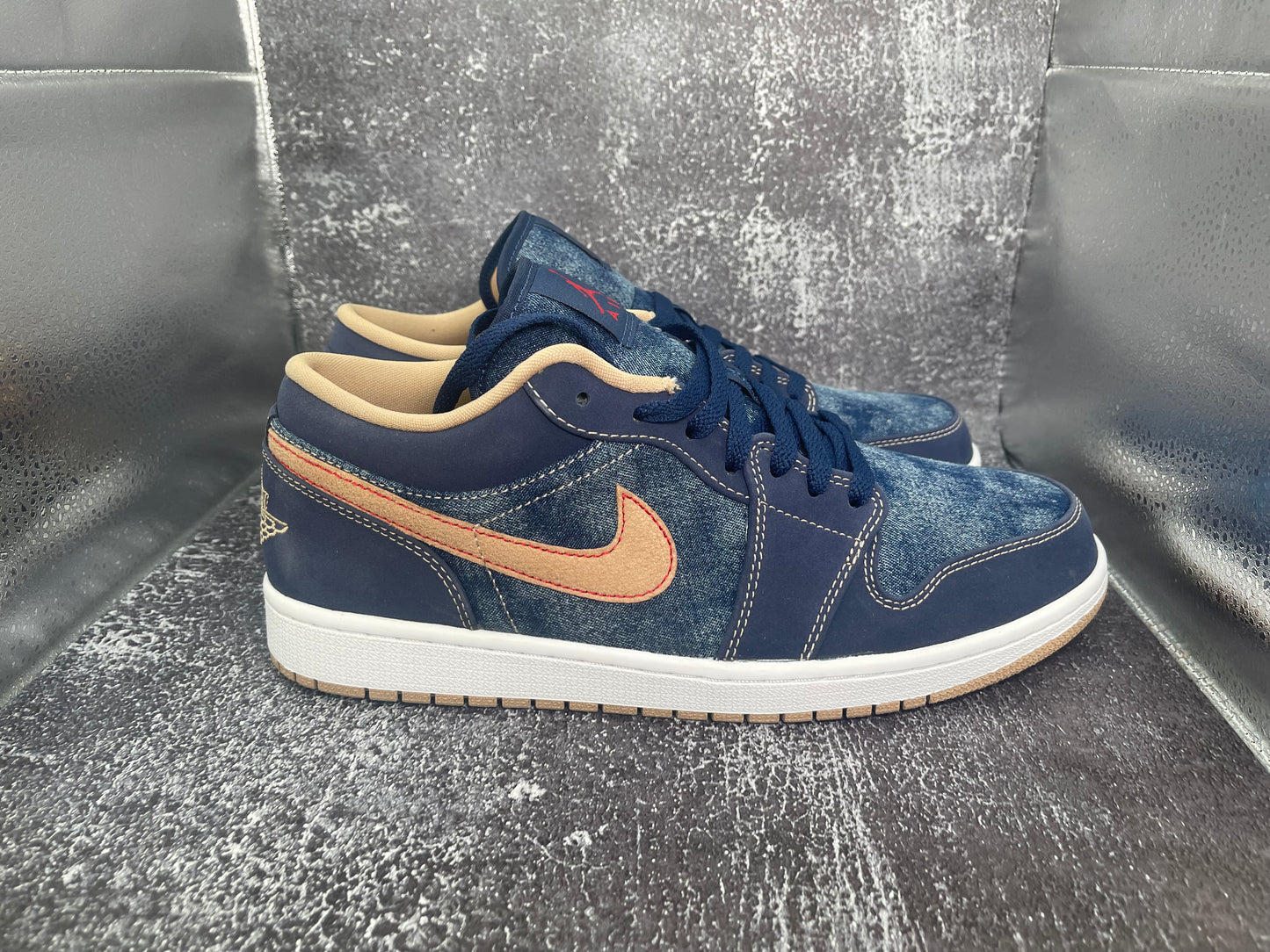 Air Jordan 1 Low SE 'Denim' Men's Sneakers - Navy Blue/Tan