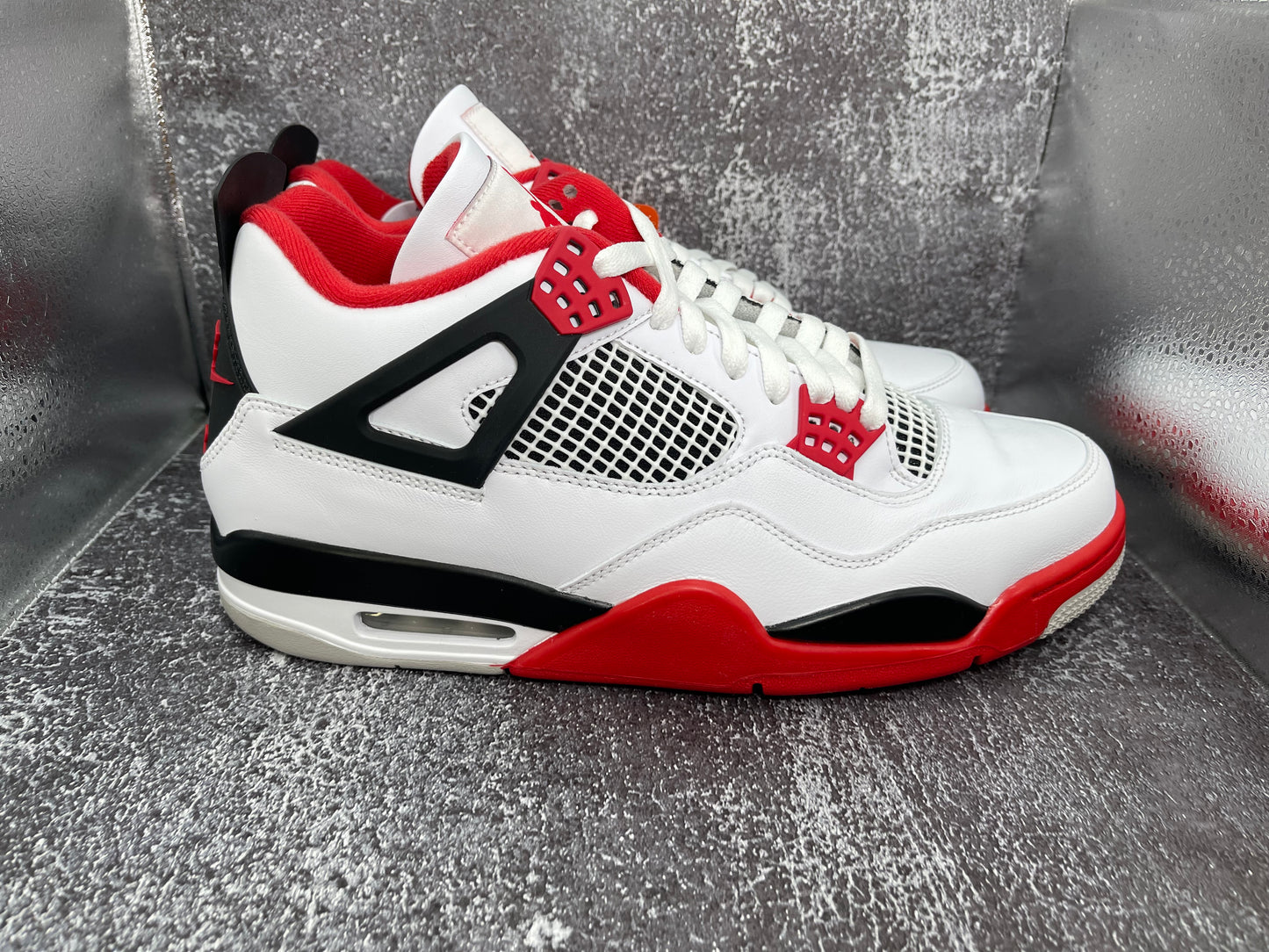 Air Jordan 4 Retro 'Fire Red' (2020)