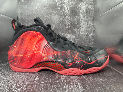 Nike Air Foamposite One PRM – Black/Bright Crimson-Off Noir