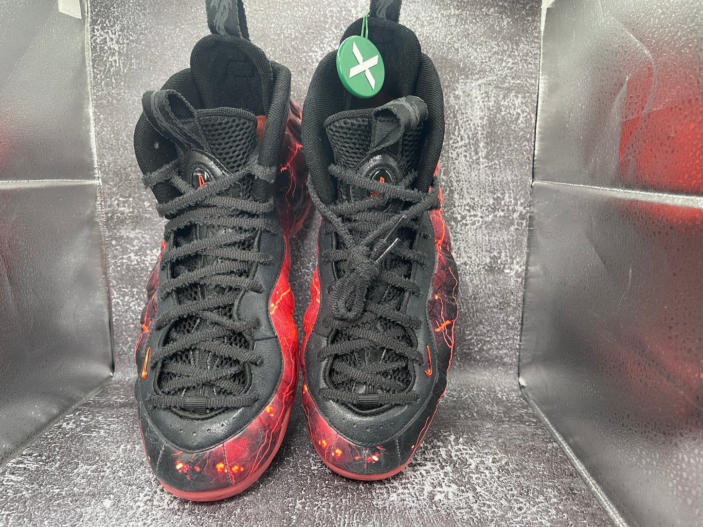 Nike Air Foamposite One PRM – Black/Bright Crimson-Off Noir