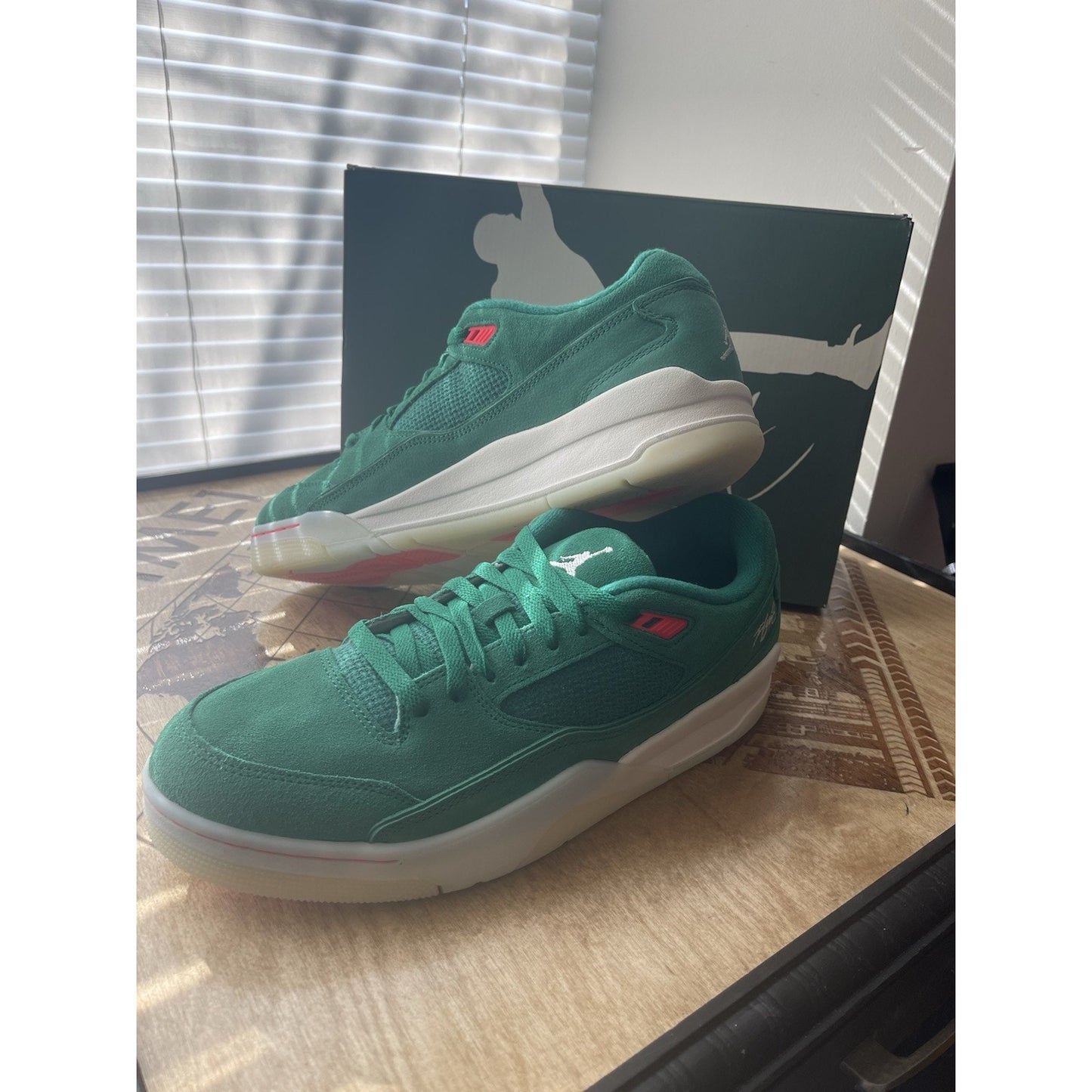 Jordan Flight Court . Size 11.5